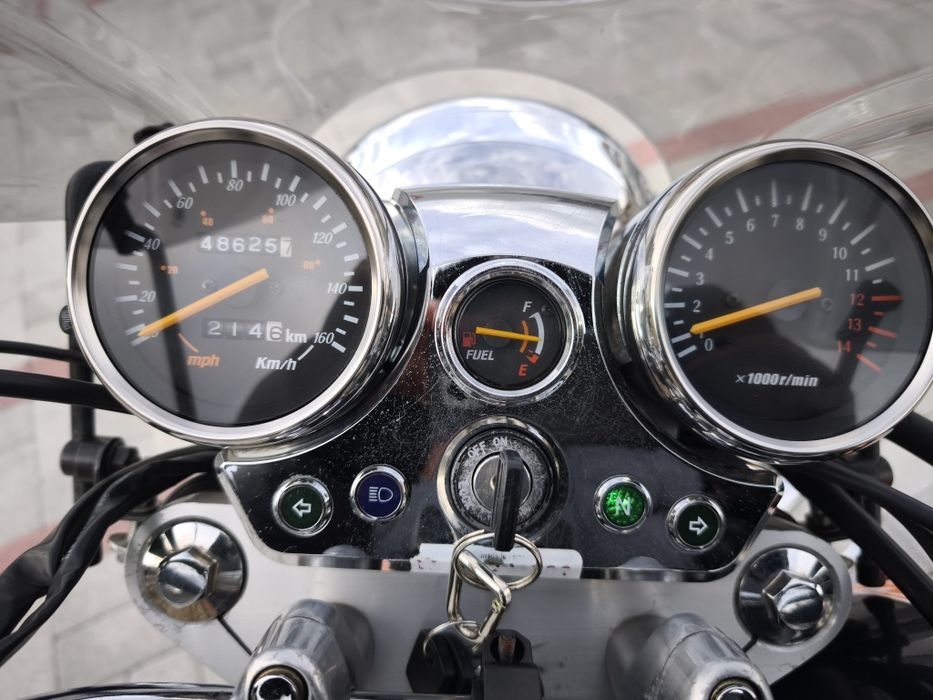 Hyosung Aquila GV 250