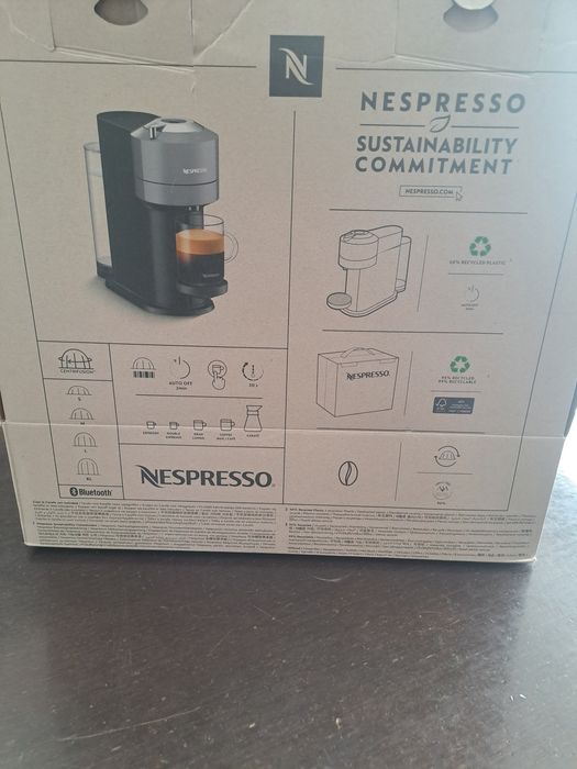 Maquina café Nespresso Vertuo Next nova com garantia
