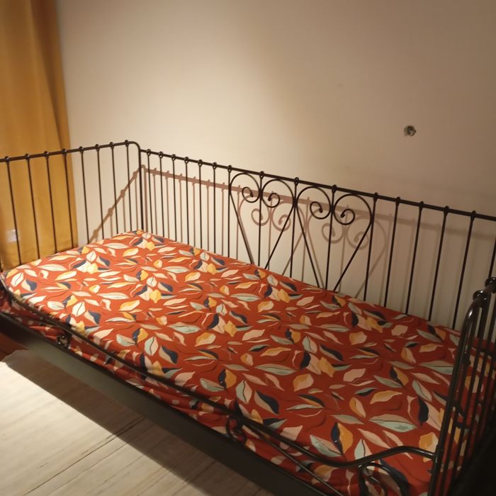 Cama de solteiro em ferro + colchão