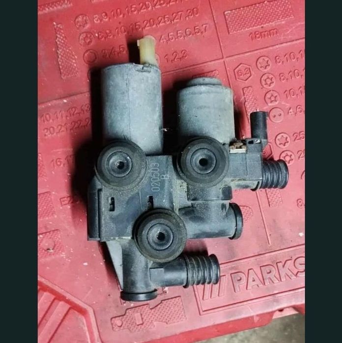 Elektrozawór pompy wody BMW e46