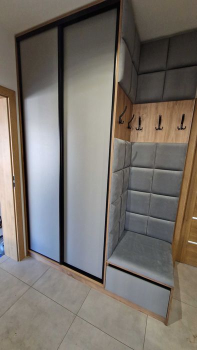 Meble na wymiar. Kuchnie-Szafy-Garderoby-Łazienk. (BLUM)