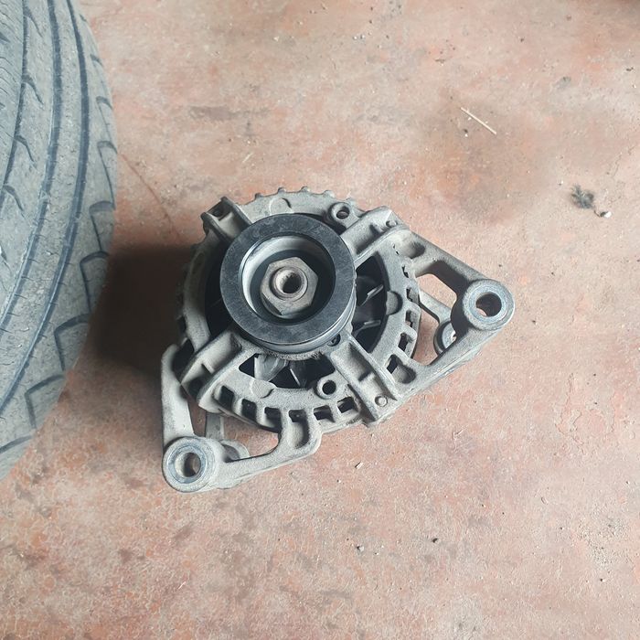 Гениратор BOSH opel agila , corsa ,astra, meriva