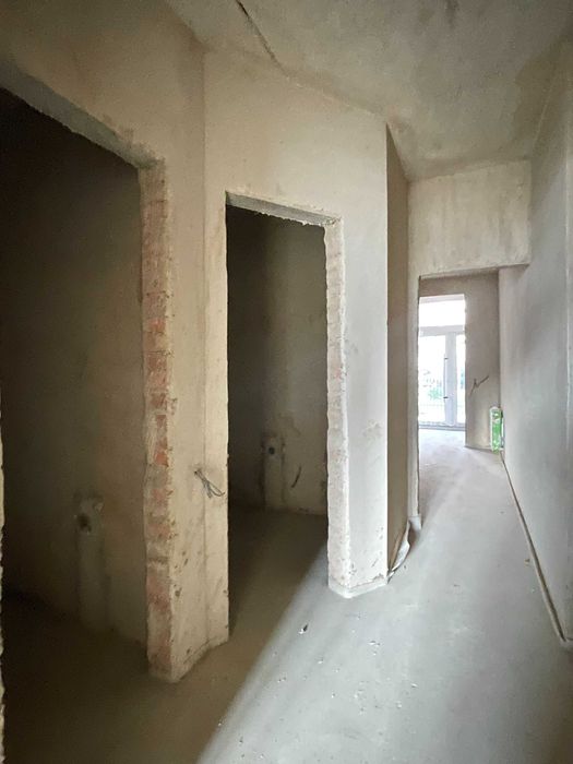 Комерція з окремим входом у новобудові!