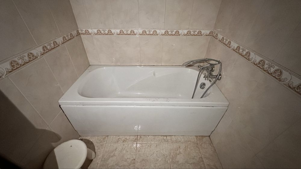 Banheira acrílica 150cm + torneira