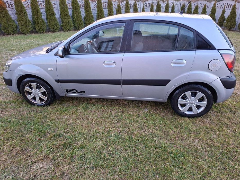 Kia RIO II Hatchback 2006  97KM