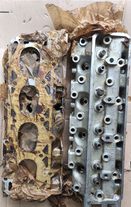 Головки блоку циліндрів двигуна Газ 66