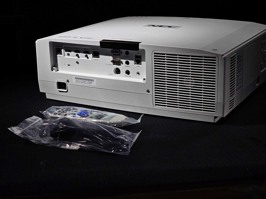 Проектор NEC PA653U (6500 ANSI люмен!) 3LCD WUXGA 1920×1200 Full HD 4K