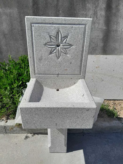 Fontanário em granito