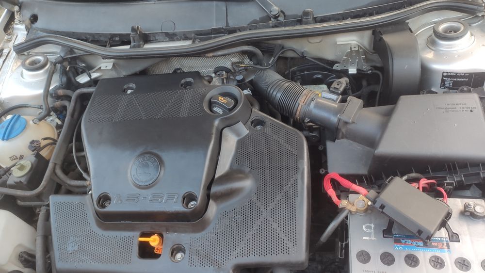 Шкода Тур 1.6 бензин