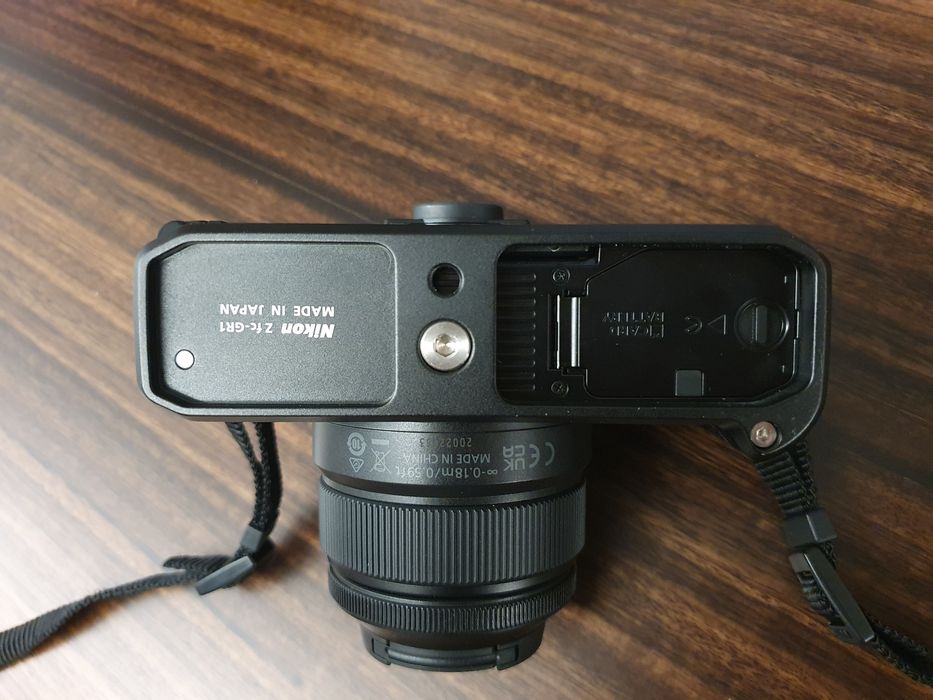 Câmara Nikon Zfc black edition como nova