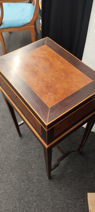 Antiga mesa expositora