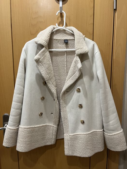 Casaco todo em pelo branco