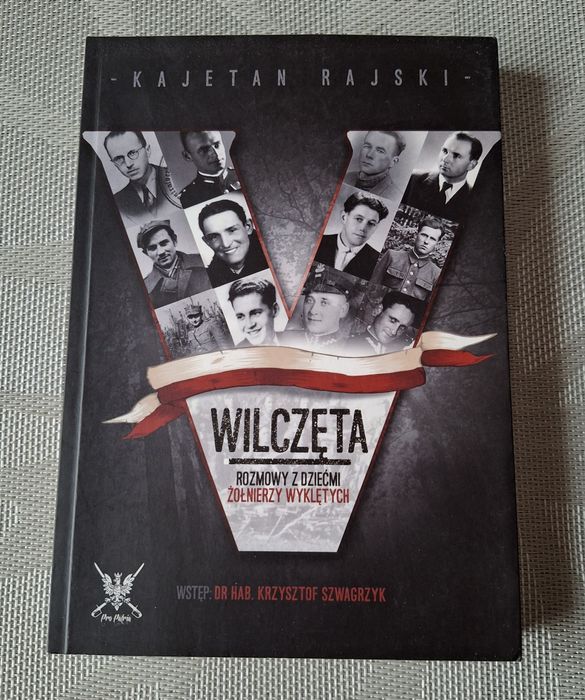 Książka " Wilczęta"  Kajetan Rajski