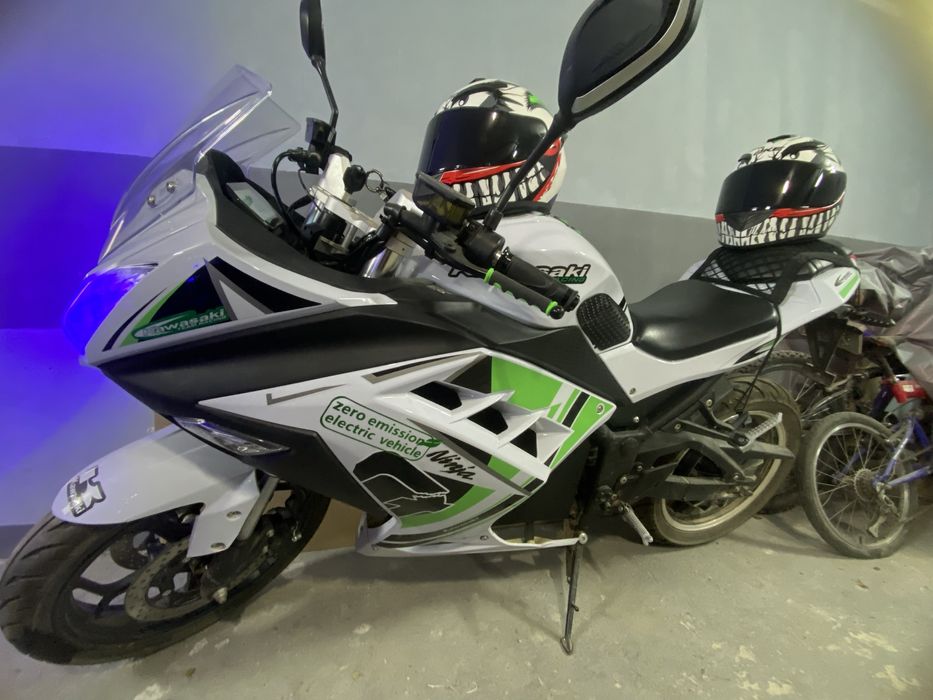 Електро мотоцикл Kawasaki Ninja