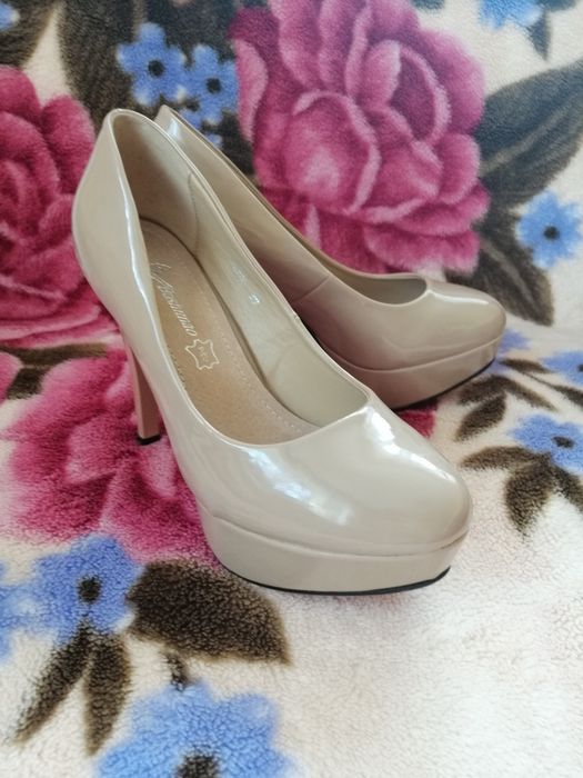 Sprzedam buty na platformie