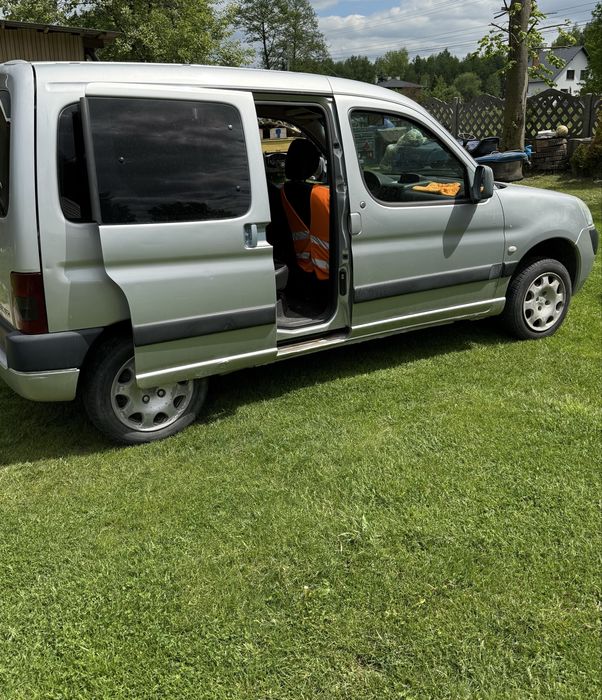 Samochod peugeot