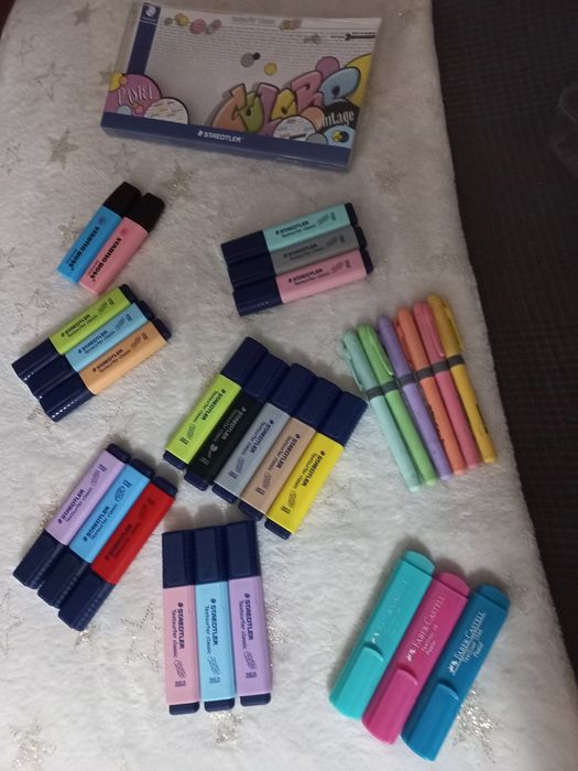 Marcadores e Canetas novas