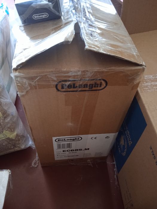 Кавомашина Кавоварка Delonghi 685 М  нова