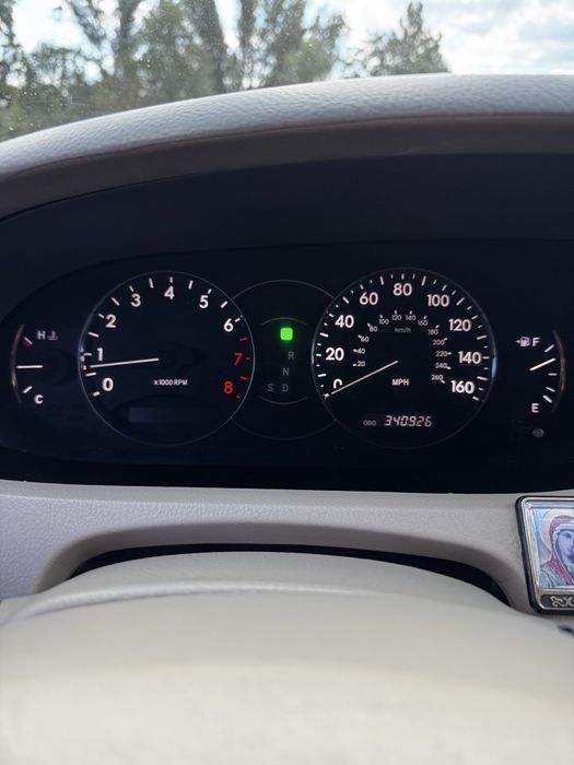 Автомобіль Toyota Avalon
