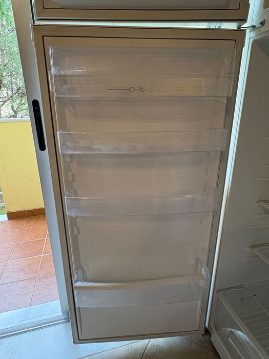 Frigorífico Zanussi com congelador – Bom estado