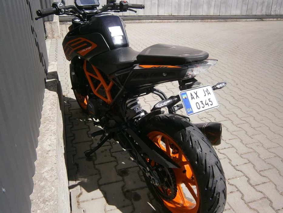 ктм дюк 125 21 рік7600 пробіг