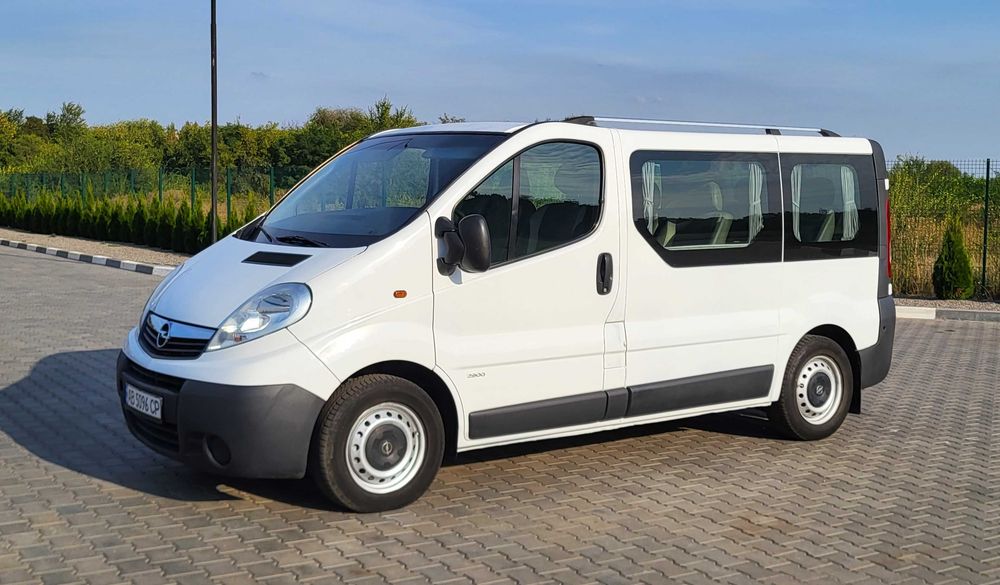 Opel Vivaro 2008 2.0 CDTI 8місць