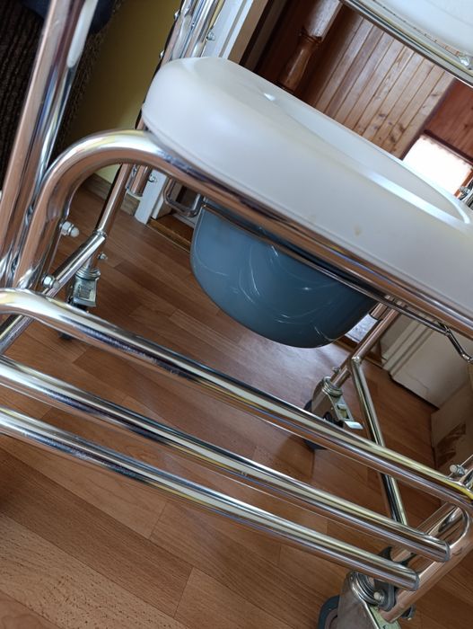 Wózek toaleta biały