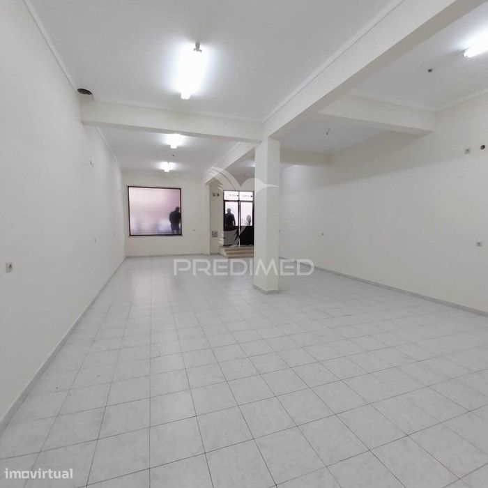 Loja Casal do Cotão - 48 m2 — Cacém E São Marcos, Lisboa