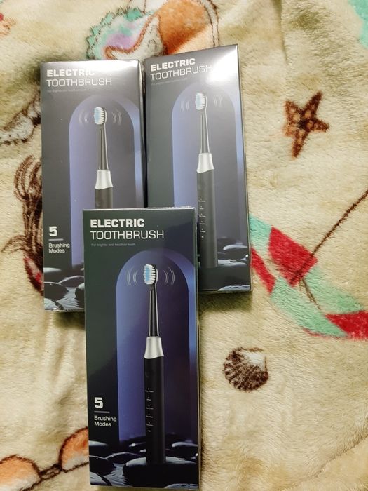 Зубна щітка електрична з USB-зарядом.