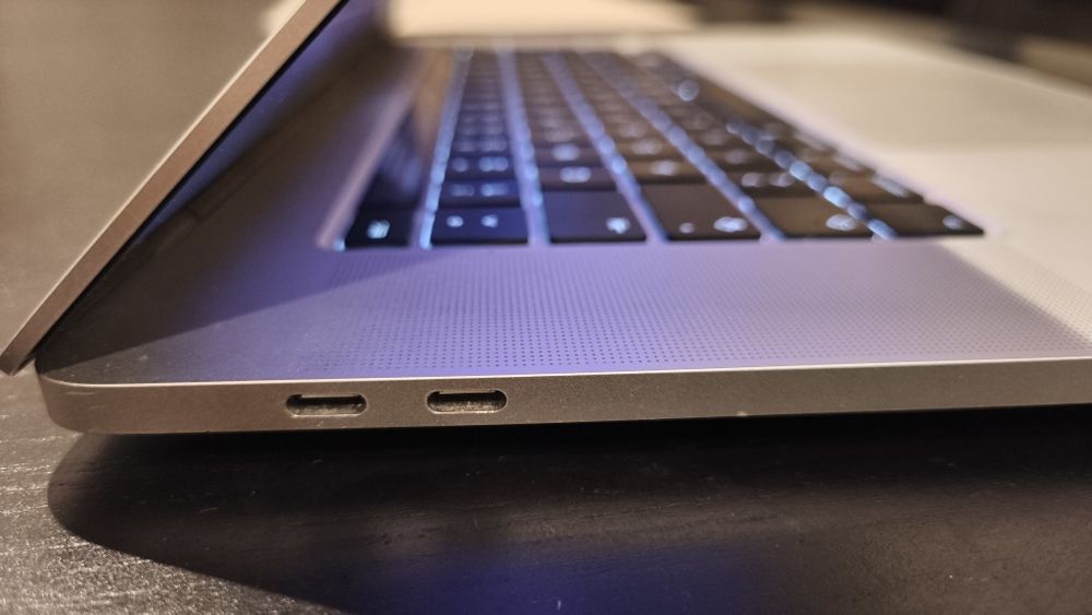 MacBook Pro 2019 i9/32/1TB Garantia e fatura