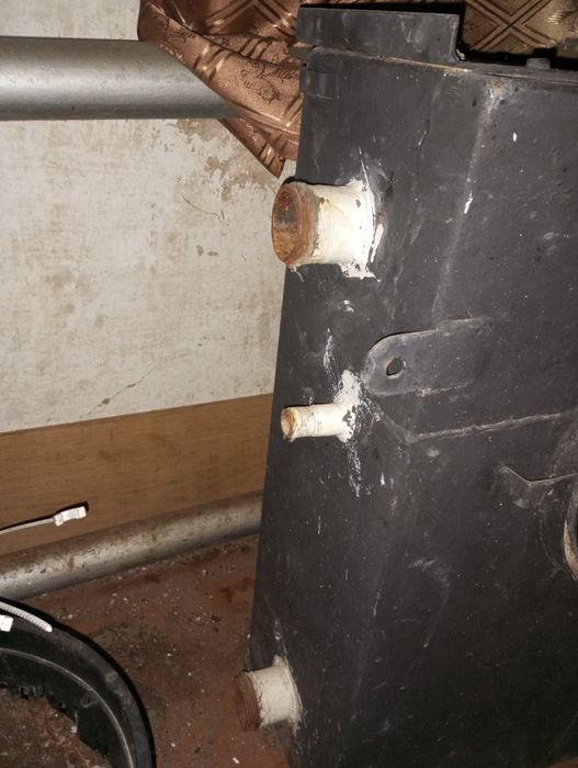 Продам напольний котел газовий 2 контурний в робочому стані все працює