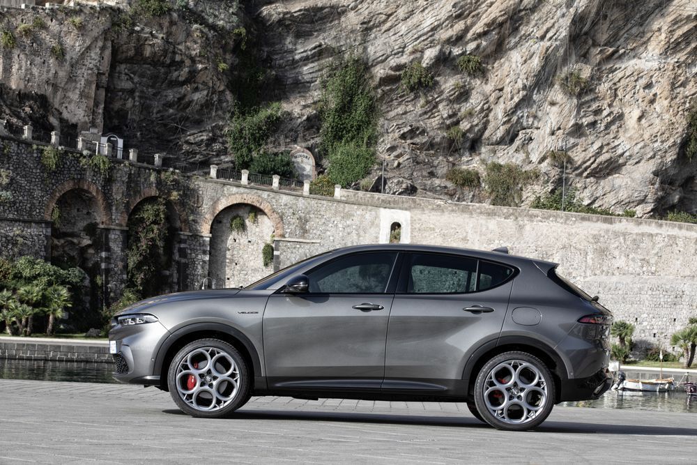 Alfa Romeo Tonale ver-1-5-hybrid-sprint