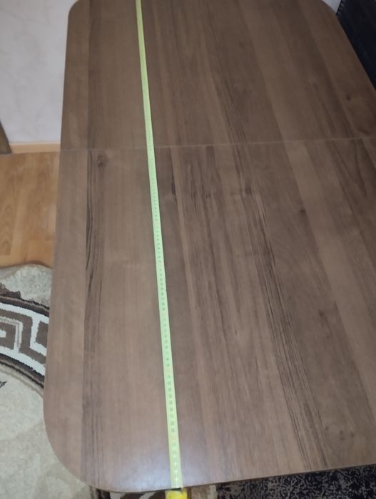 Стіл стан нового 
Стан нового
Довжина 1 м 37 см
Ширина 80 см
Можна зро