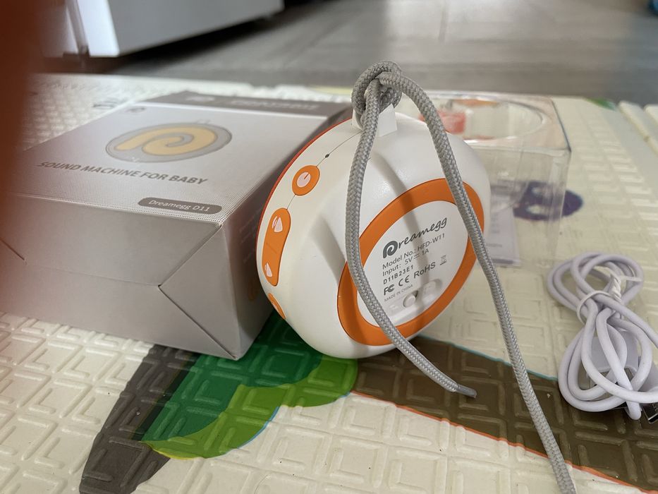 Dreamegg Máquina de ruído branco com luz de presença para bebé