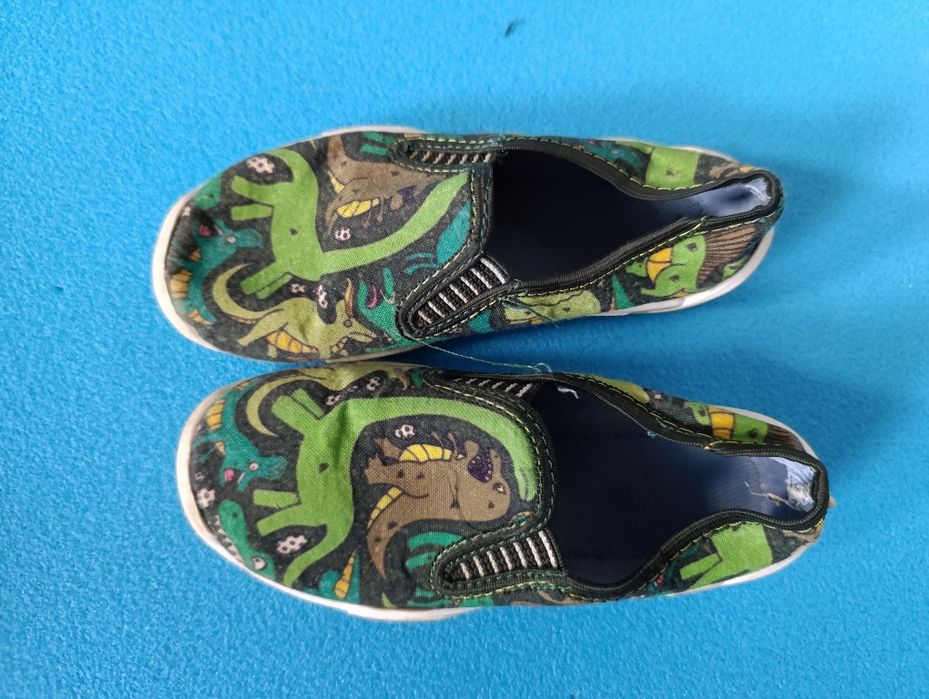 Kapcie dziecięce do przedszkola buty r. 28