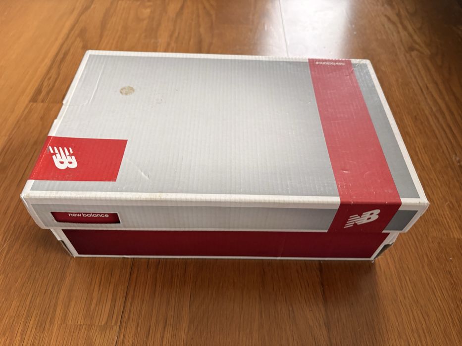 Sapatilhas New Balance originais na caixa