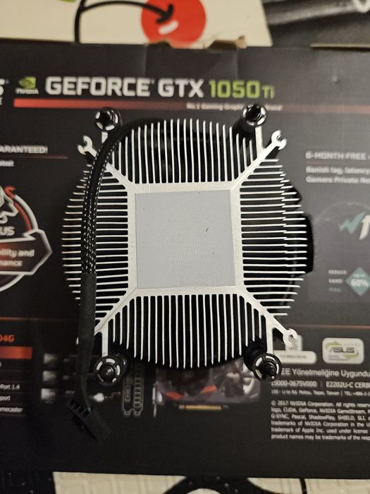 Chłodzenie dołączone do procesora AMD Ryzen 5 2600