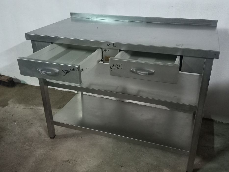 Bancada inox com duas gavetas