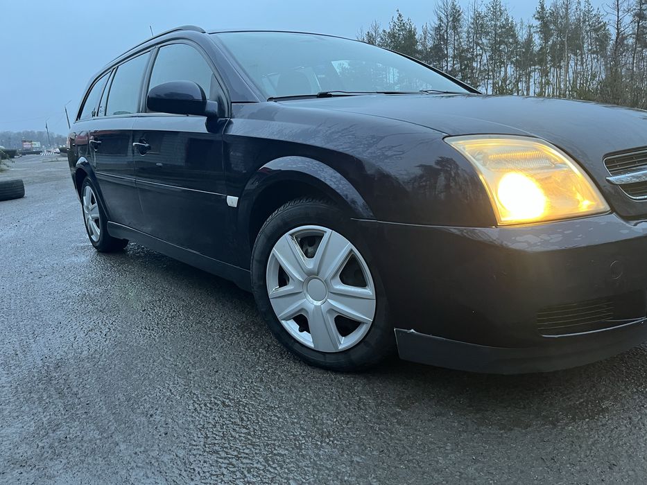 Продаєця ОПЕЛЬ Вектра