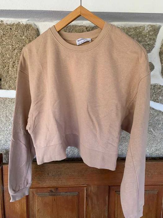 Camisola curta de manga comprida bege Short Sweatshirt Bershka