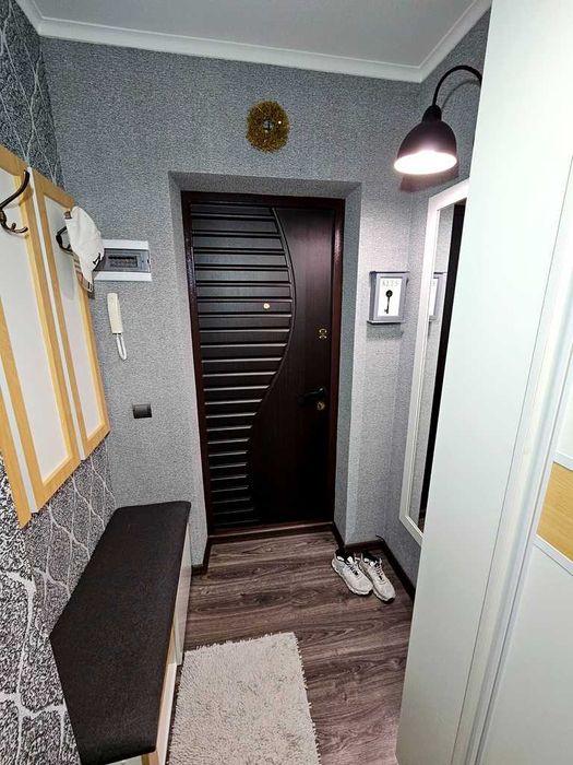 Продається простора та сонячна 4-кімнатна "чешка" з сучасним ремонтом, меблями, побутовою технікою та роздільними кімнатами