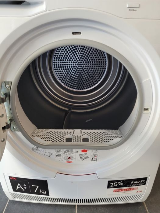 Sprzedam suszarkę do ubrań firmy AEG 7 kg z możliwością transportu