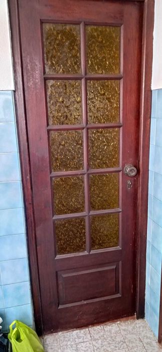 Porta madeira maciça com vidro