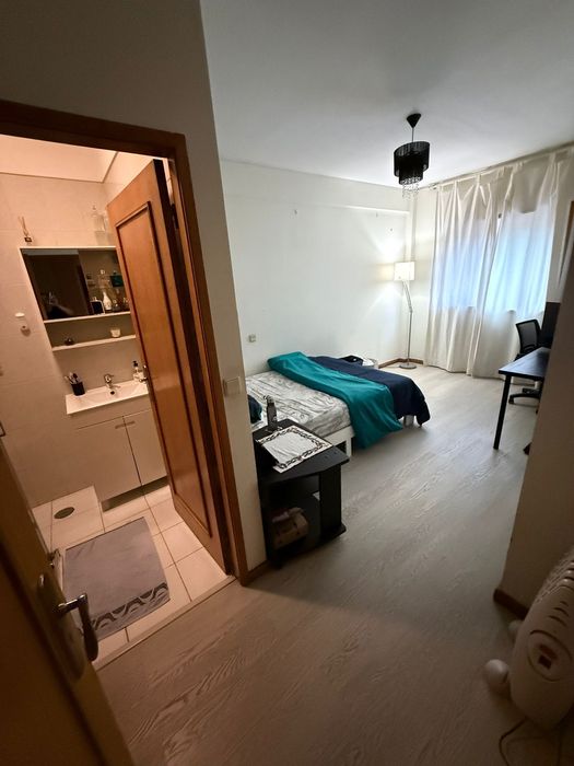 arrenda-se quarto zona universitaria