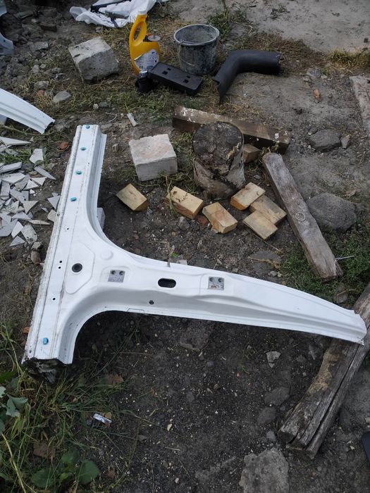 jeep Cherokee kl usa центральная стойка левая порог кузов в наличии