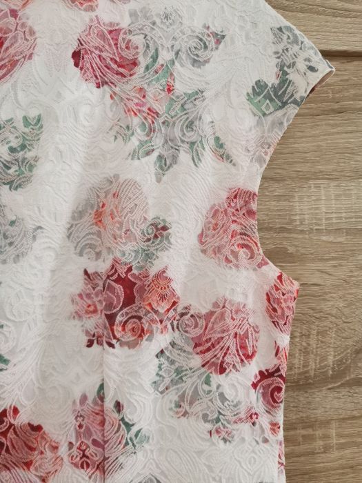Elegancka sukienka ciążowa w kwiaty Branco r. L