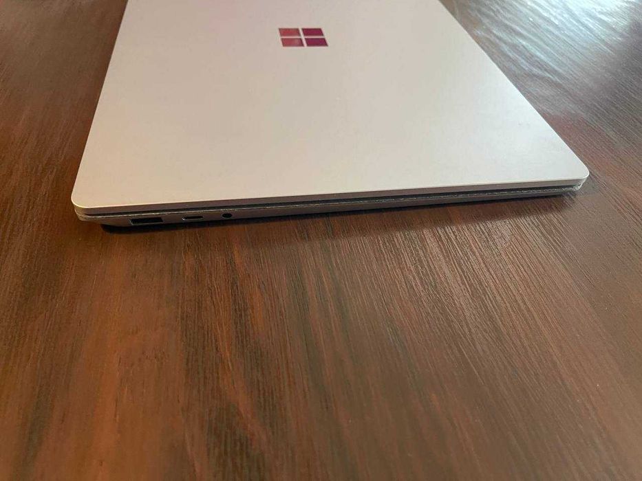 Surface Laptop 3 13.5" i5 | 8GB | SSD 1TB (upgrade) — Excelente Estado