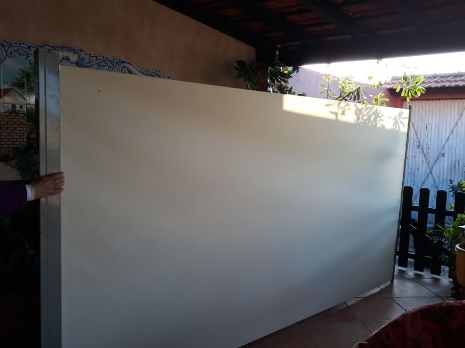 Divisória roll up em tela impermeável 3m