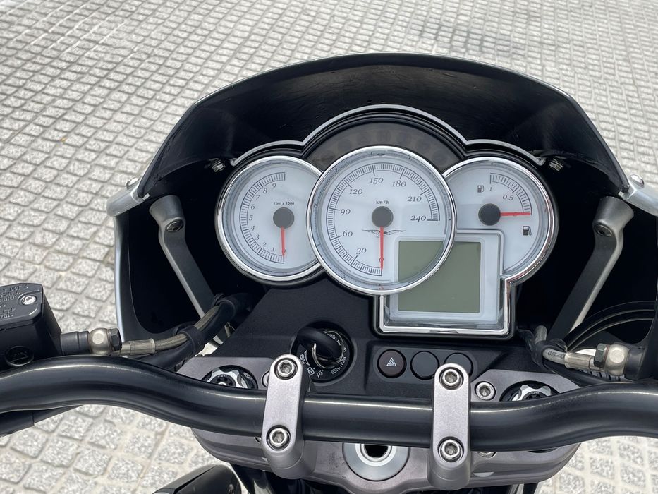 Moto Guzzi 1200 Sport