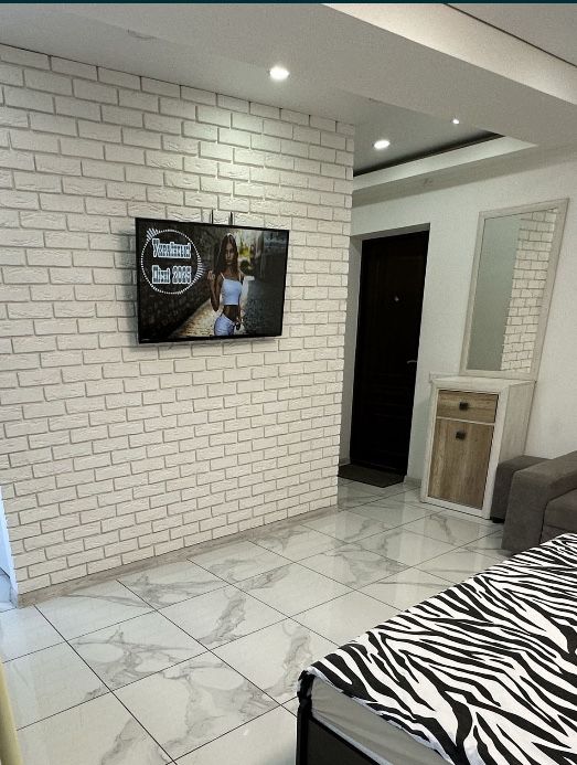 Телевизор Vinga “50” в идеальном состоянии